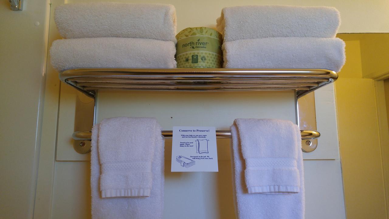 Robber'S Roost Motel New Hazelton Bagian luar foto